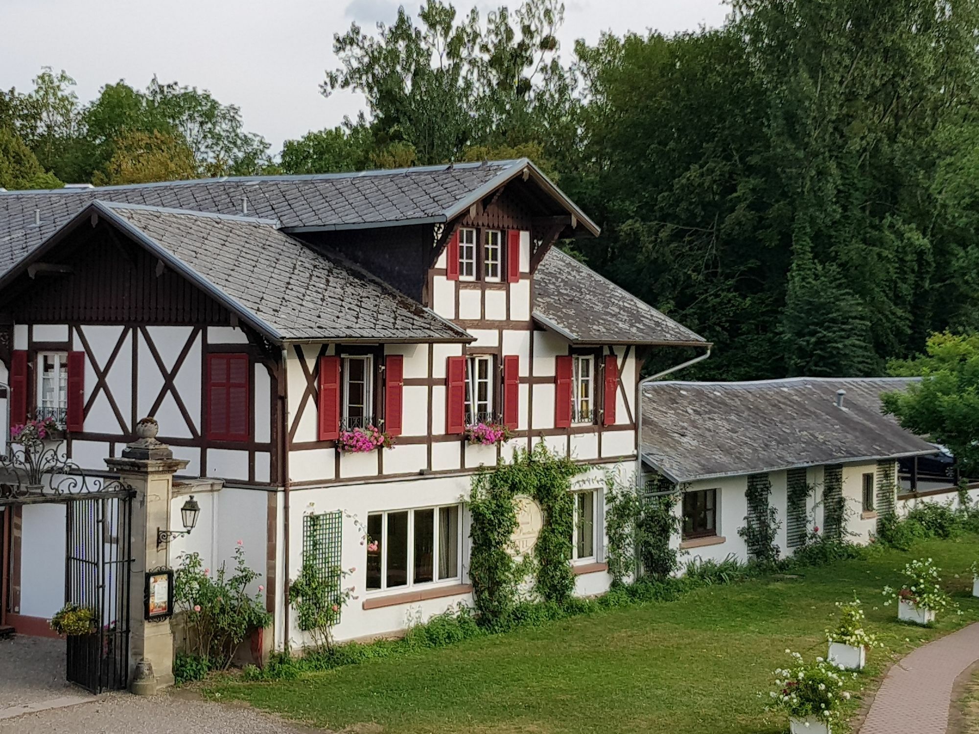 Chateau De Pourtales Strasbourg Exterior photo